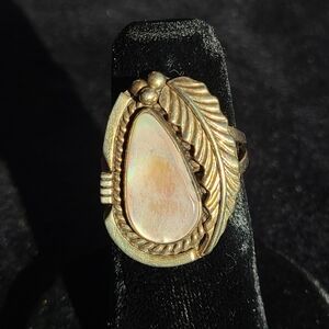 Navajo Sterling Silver Pink Mother Of Pearl Ring
